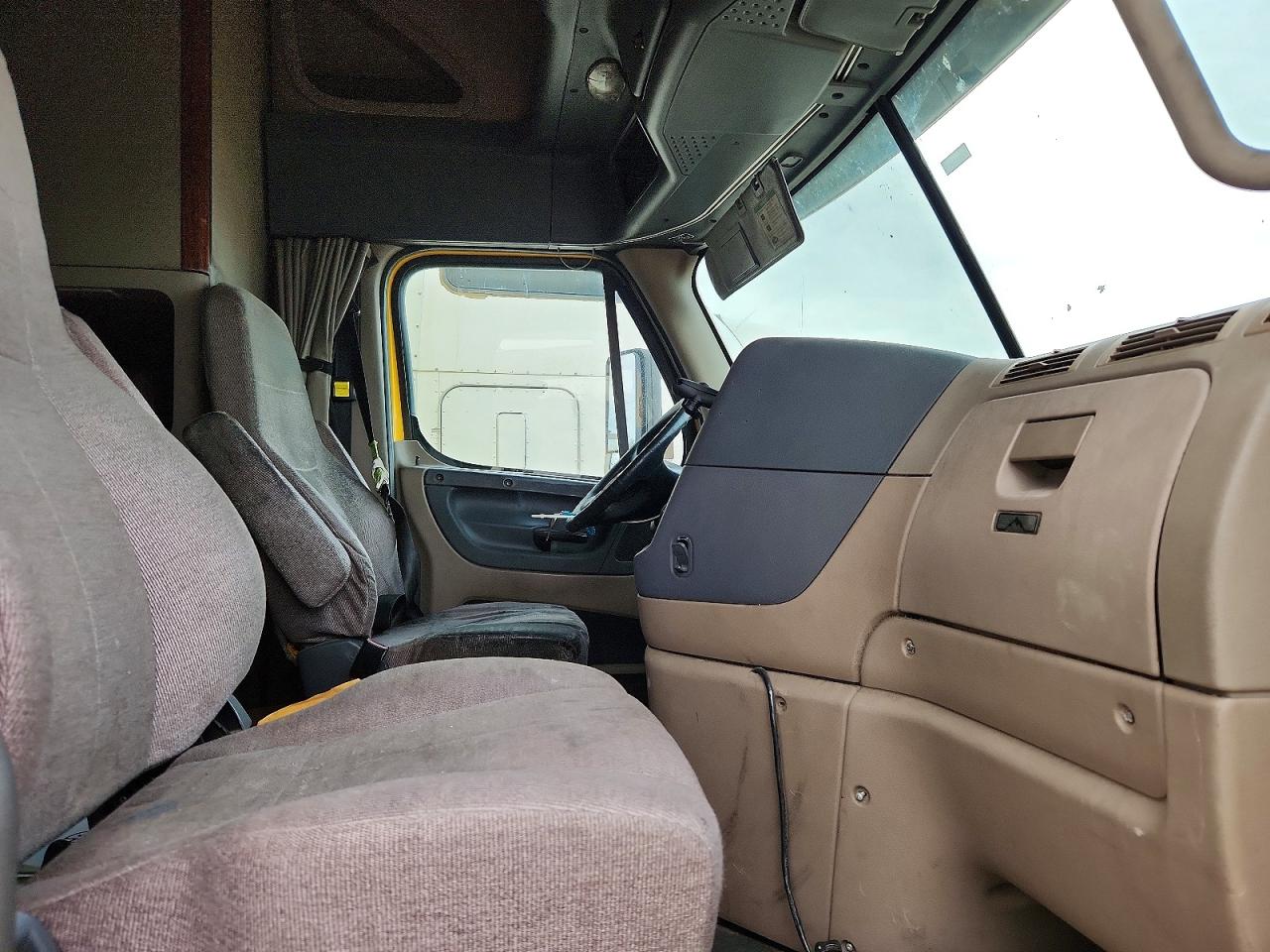 2014 FREIGHTLINER All other VIN 1FUJGLDR8ELFJ6439 photo 5