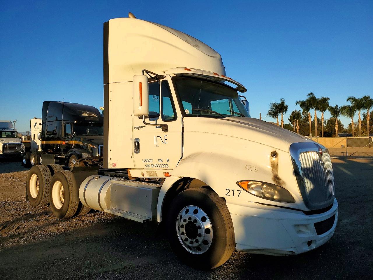 2014 International All models VIN 1HSDHSNR8EH033325 photo 1