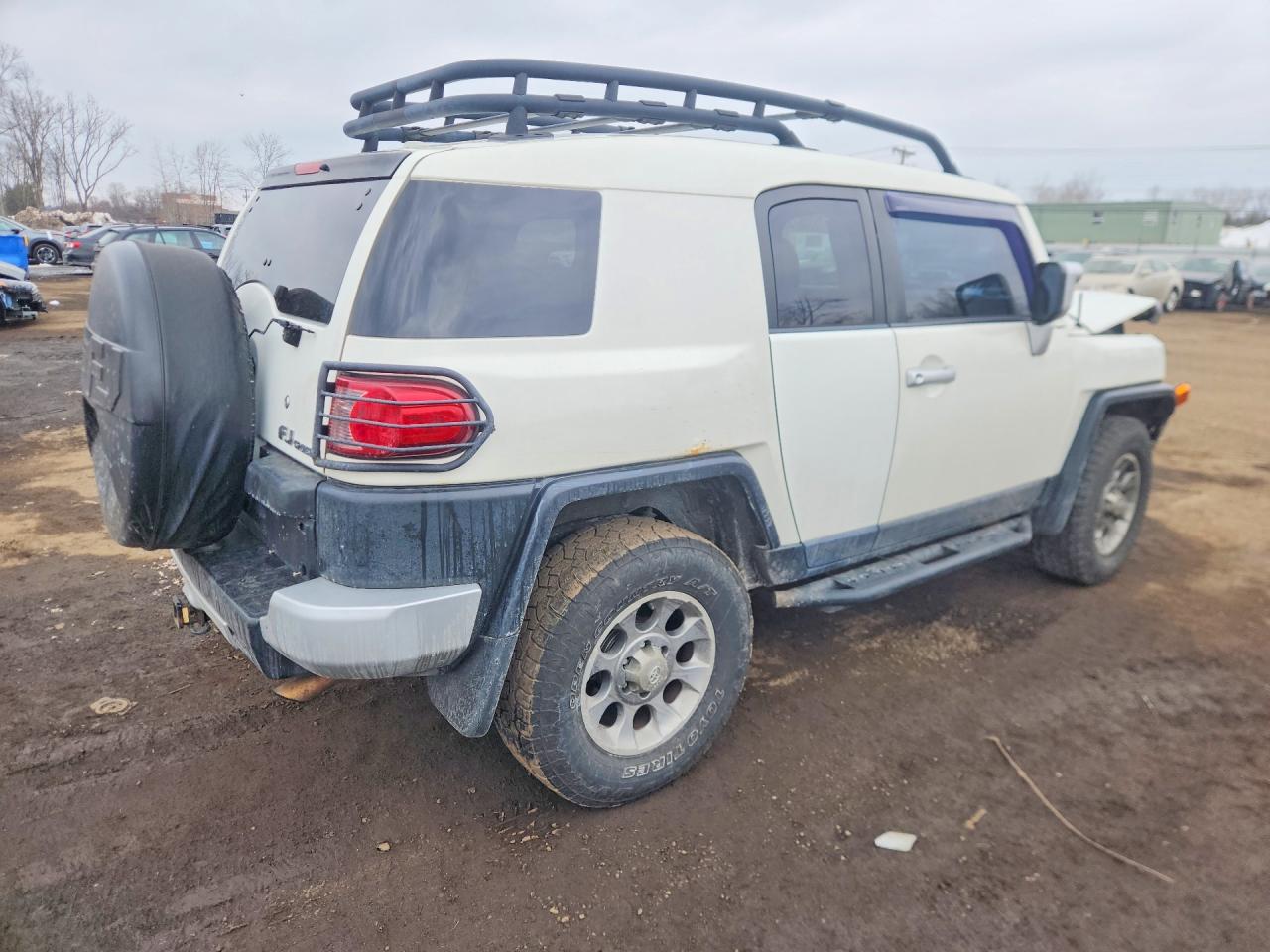 2011 Toyota Fj cruiser VIN JTEBU4BF2BK105342 photo 3