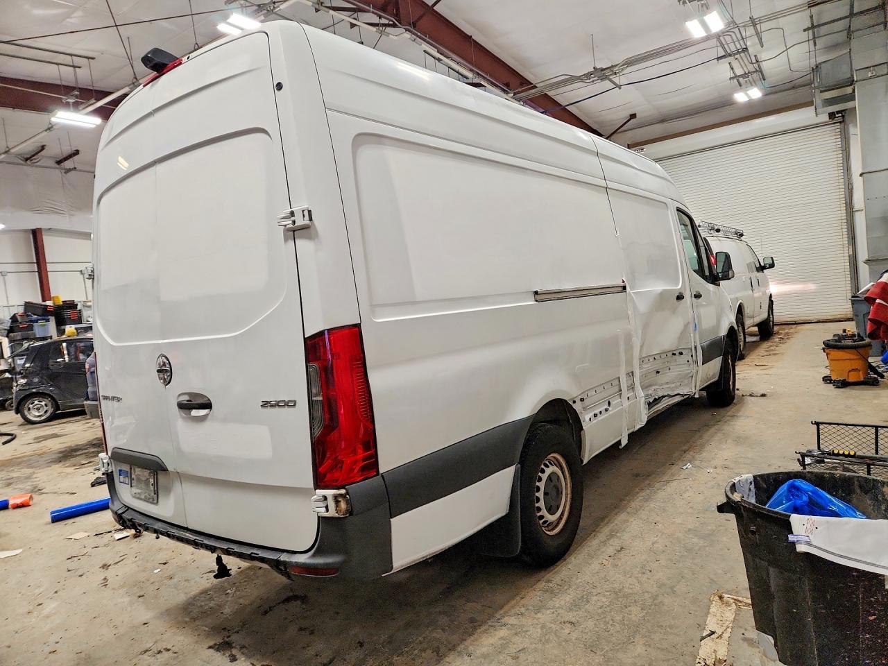 2019 FREIGHTLINER Sprinter VIN W2W4ECHY2KP202290 photo 3