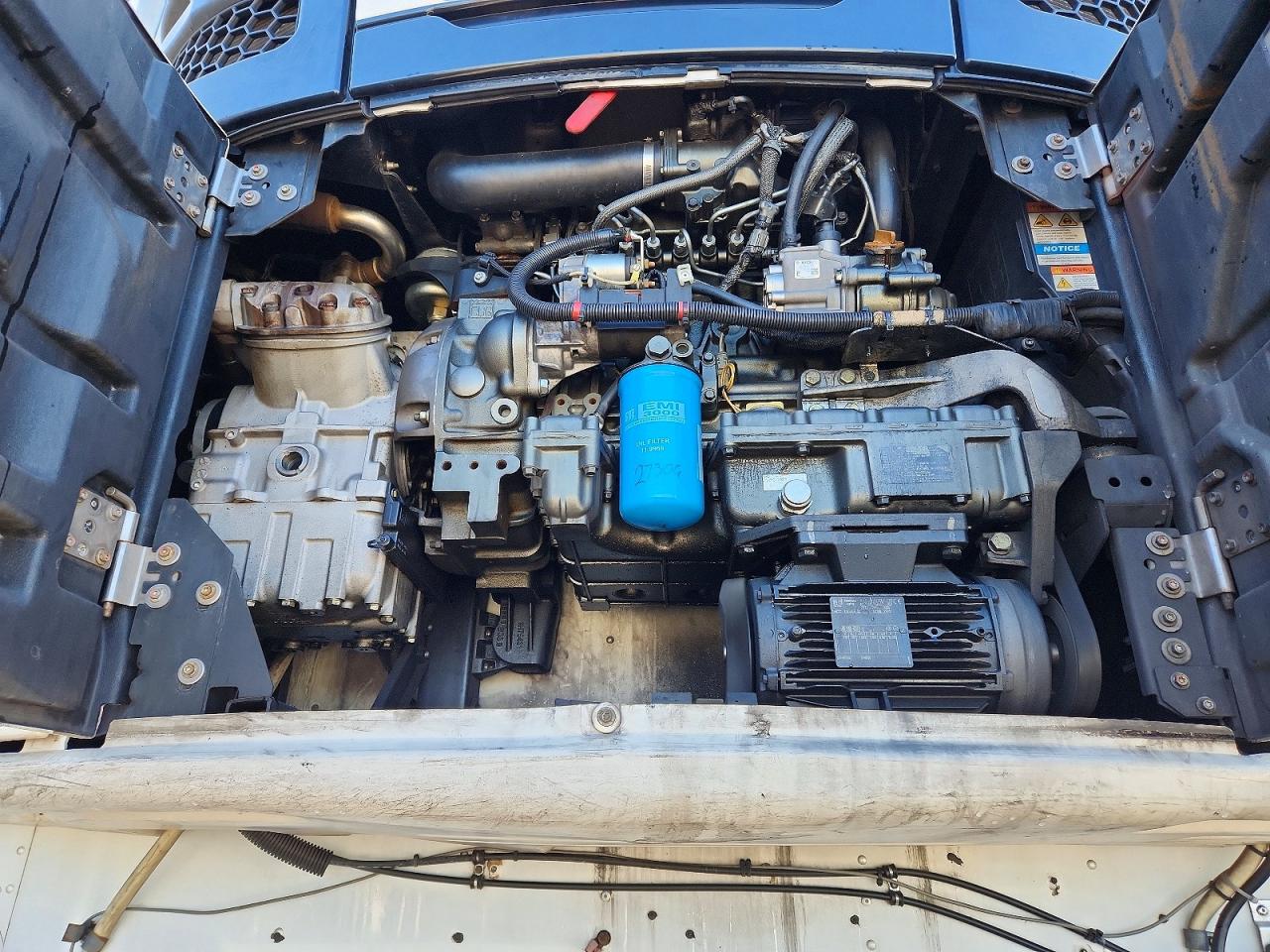 2009 UTILITY All models VIN 1UYVS24879U794305 photo 7