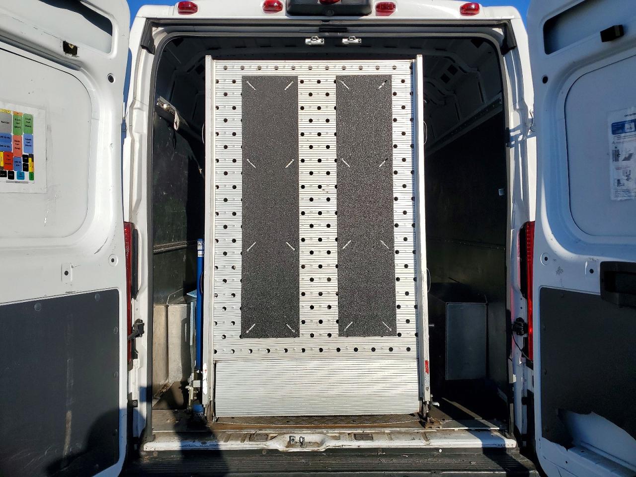 2019 RAM Promaster VIN 3C6URVJG3KE558569 photo 10