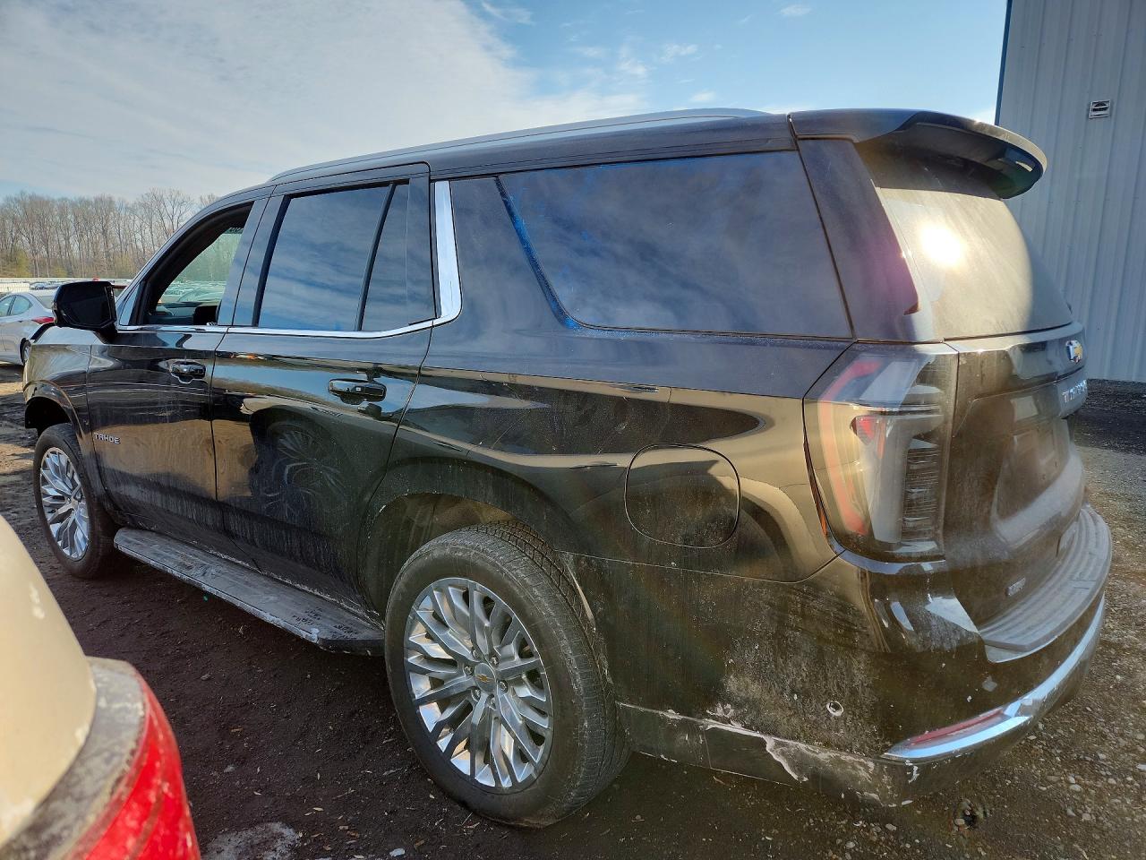 2025 Chevrolet Tahoe VIN 1GNS6NRDXSR317400 photo 2