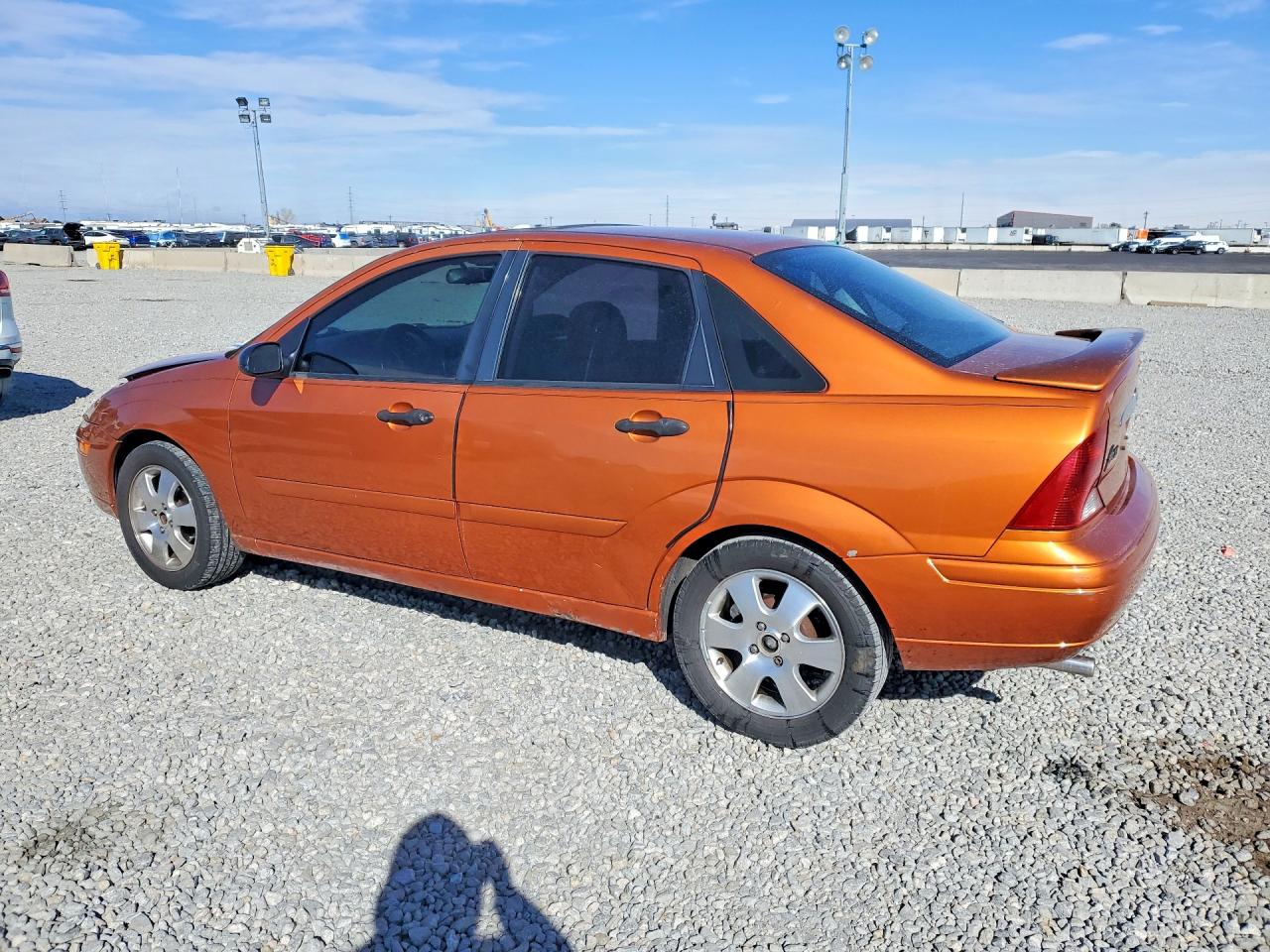 2002 Ford Focus VIN 1FAFP38302W302237 photo 2