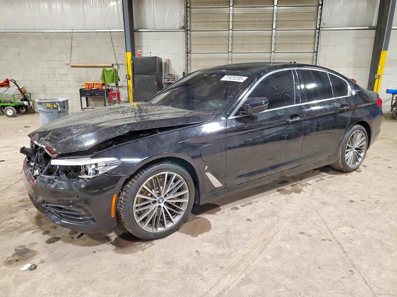 2018 BMW 5 series VIN WBAJA9C50JB252587 photo 1