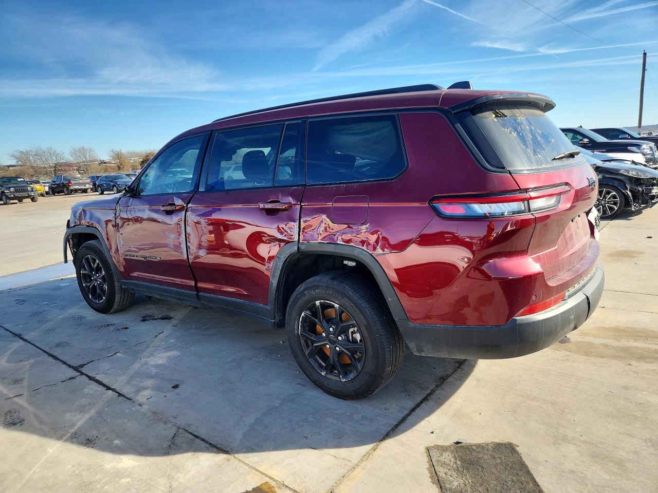 2025 Jeep Grand cher VIN 1C4RJJAG6S8697491 photo 2