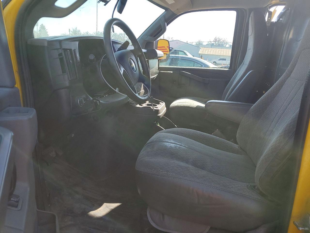 2020 Chevy Express VIN 1GCWGAFP0L1156957 photo 7
