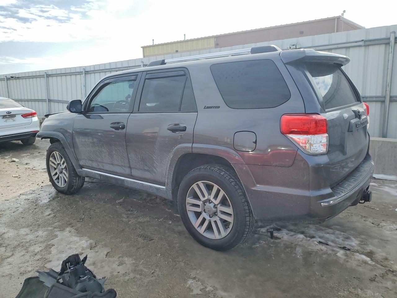 2011 Toyota 4runner VIN JTEBU5JR5B5050143 photo 2