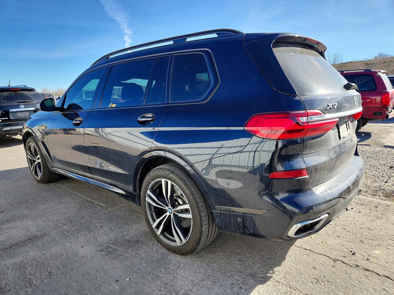 2019 BMW X7 VIN 5UXCX4C52KLS38665 photo 2