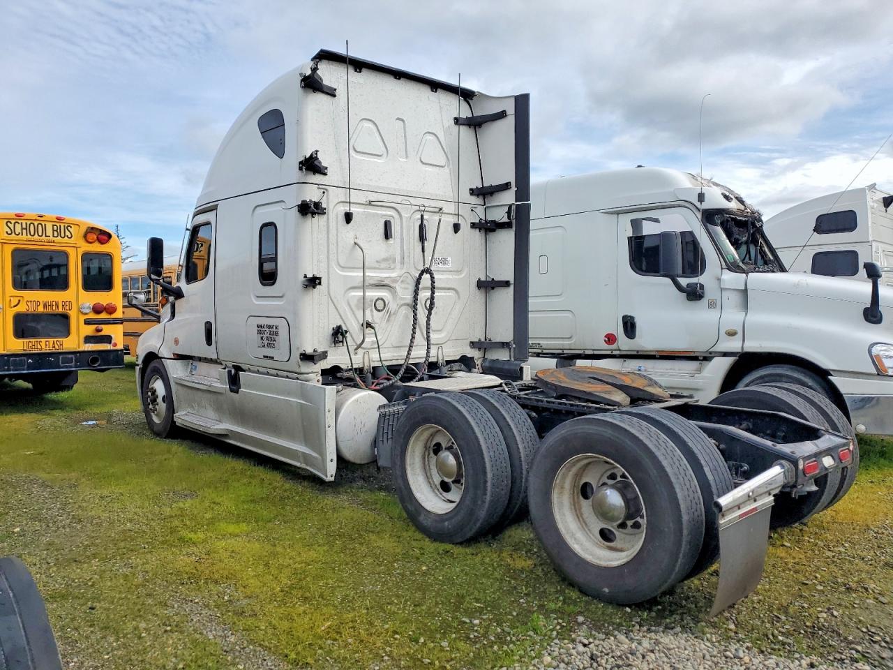 2022 FREIGHTLINER All other VIN 3AKJHHDR4NSNF1597 photo 3