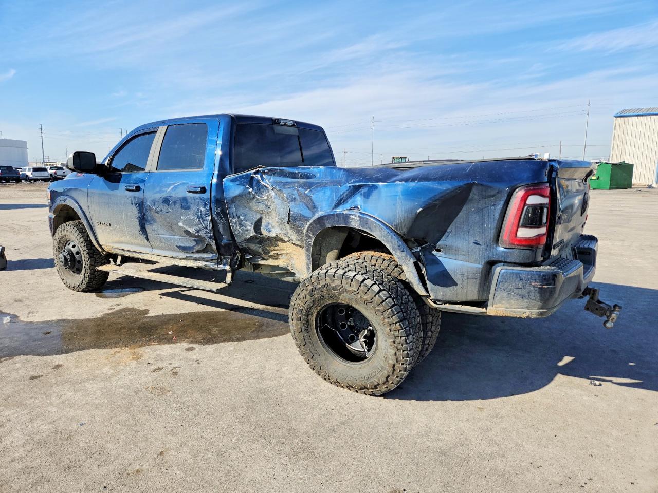 2022 Ram 3500 VIN 3C63RRJL9NG237435 photo 2