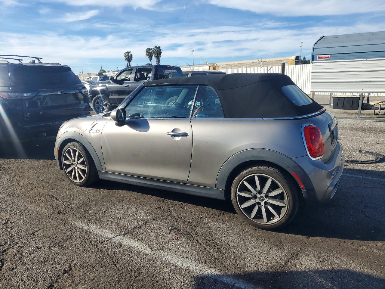 2016 Mini Cooper VIN WMWWG9C5XG3A91076 photo 2