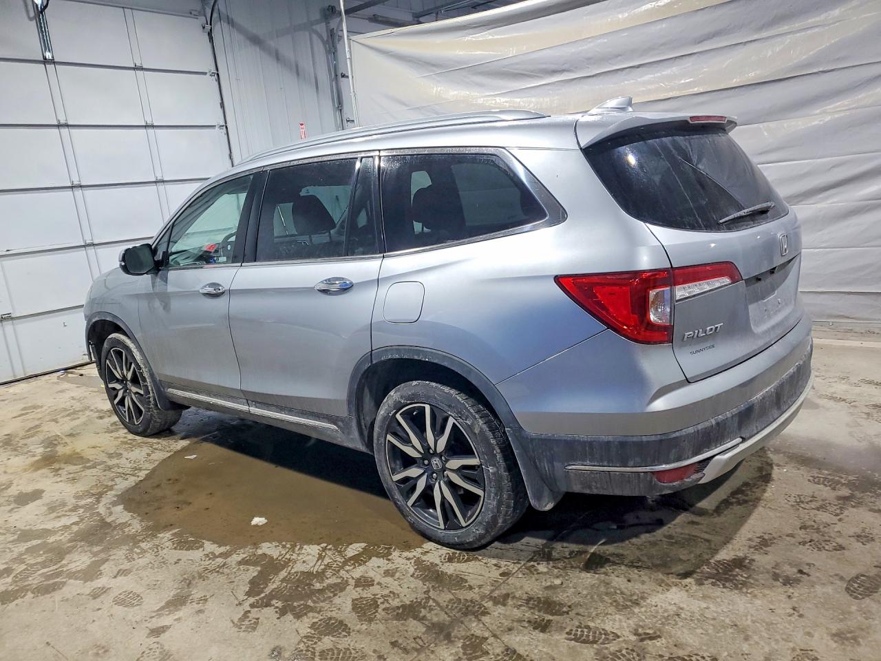 2020 Honda Pilot VIN 5FNYF6H04LB015406 photo 2