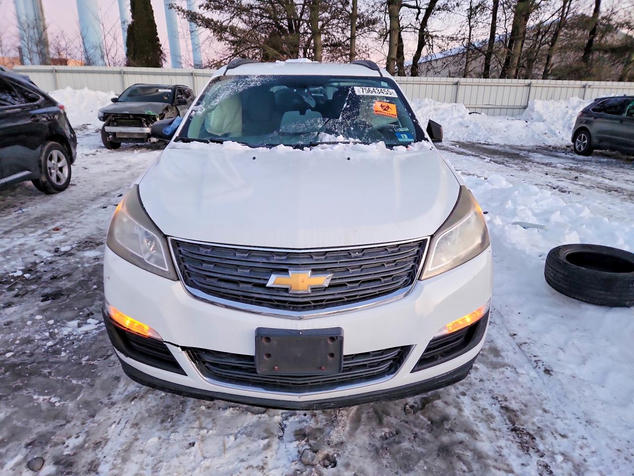 2016 Chevrolet Traverse VIN 1GNKRFED4GJ137273 photo 5