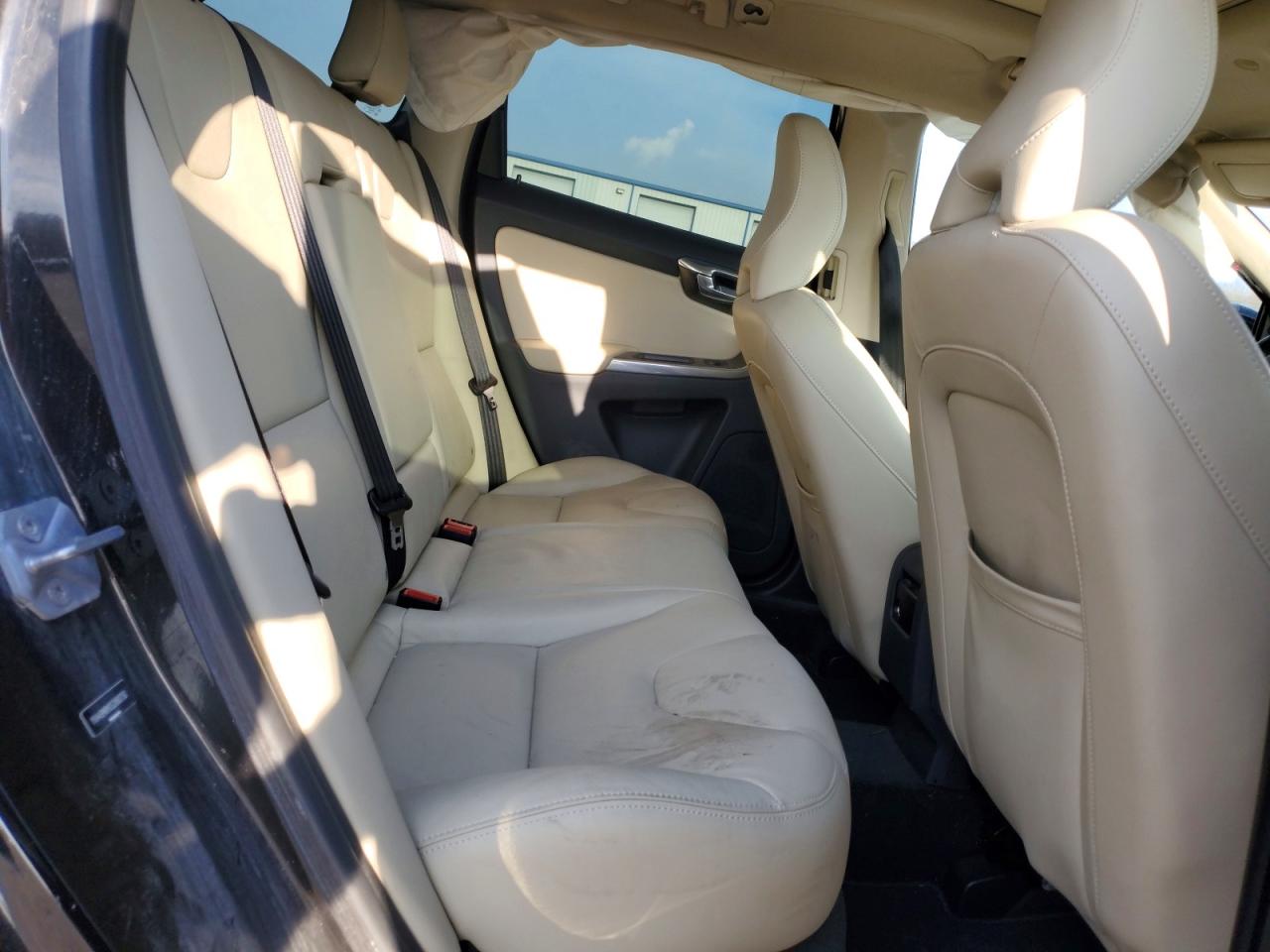 2016 VOLVO Xc60 VIN YV449MRM2G2880750 photo 11
