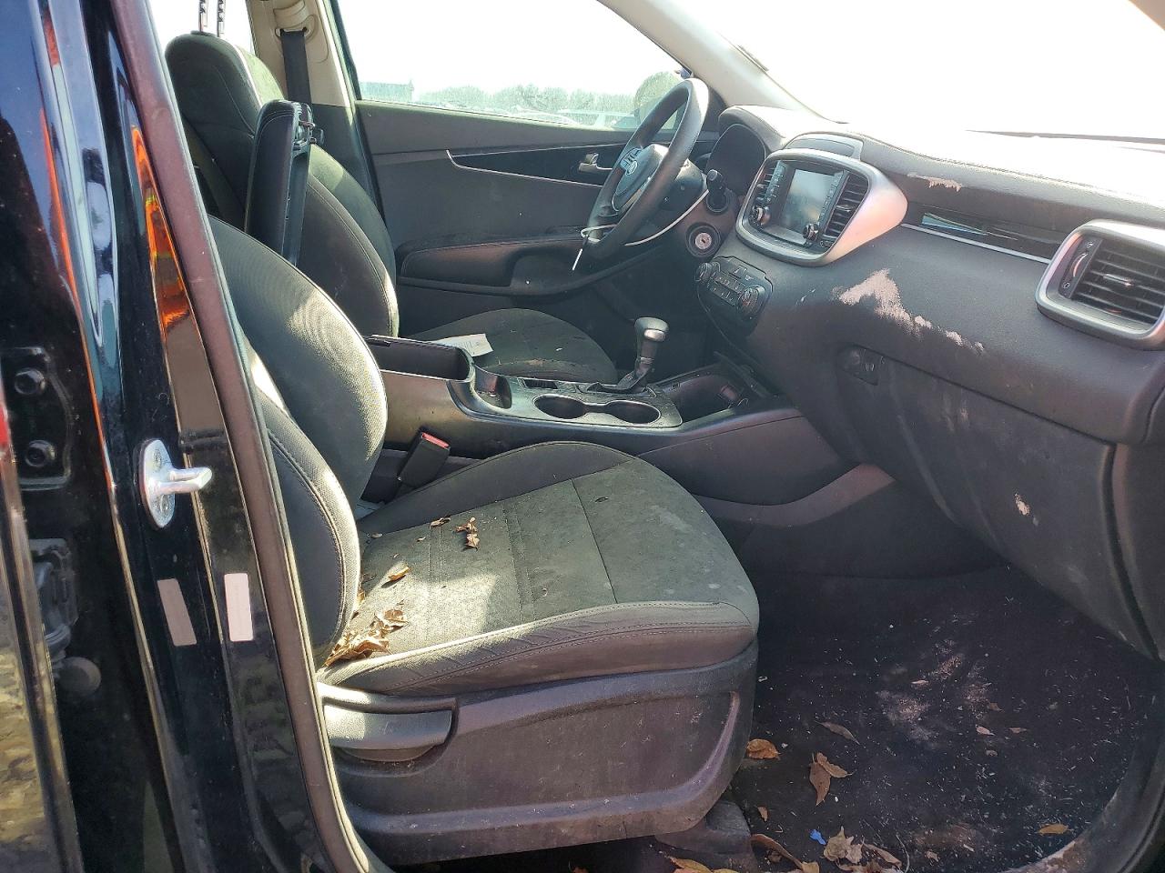2019 Kia Sorento VIN 5XYPG4A3XKG534775 photo 7