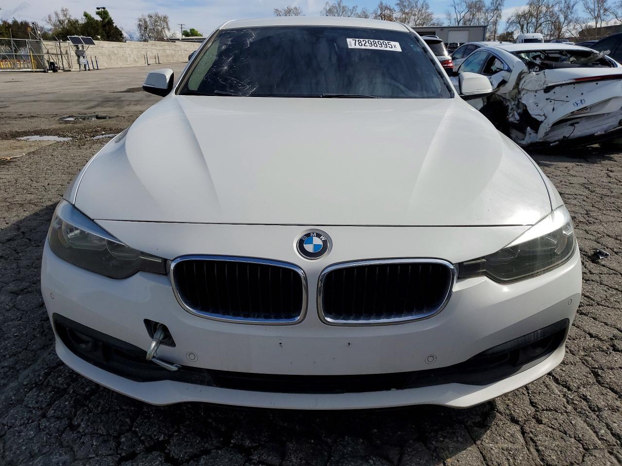 2017 BMW 3 series VIN WBA8E1G32HNU15570 photo 5