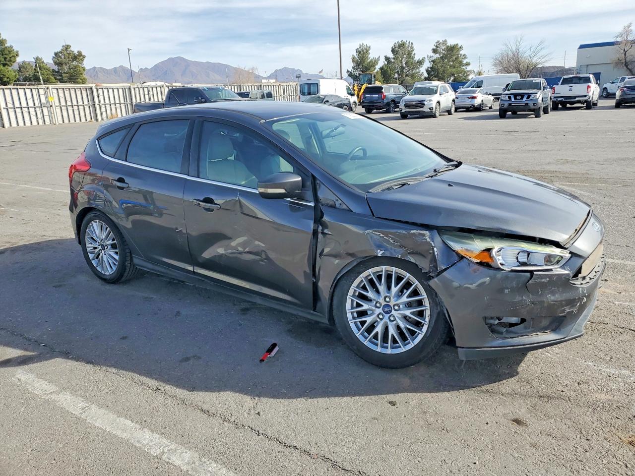 2015 Ford Focus VIN 1FADP3N20FL323664 photo 4