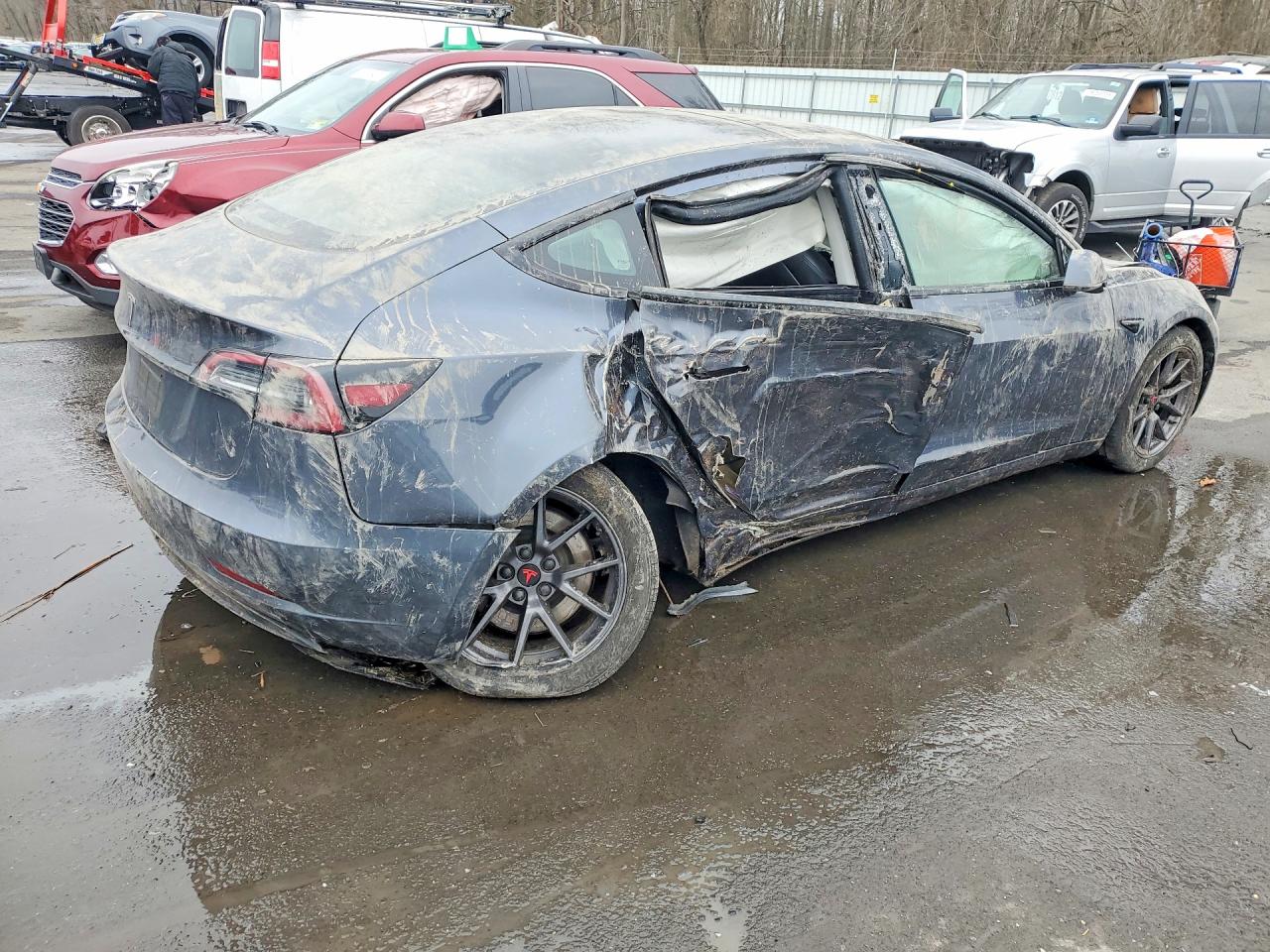 2023 Tesla Model 3 VIN 5YJ3E1EA4PF700170 photo 3