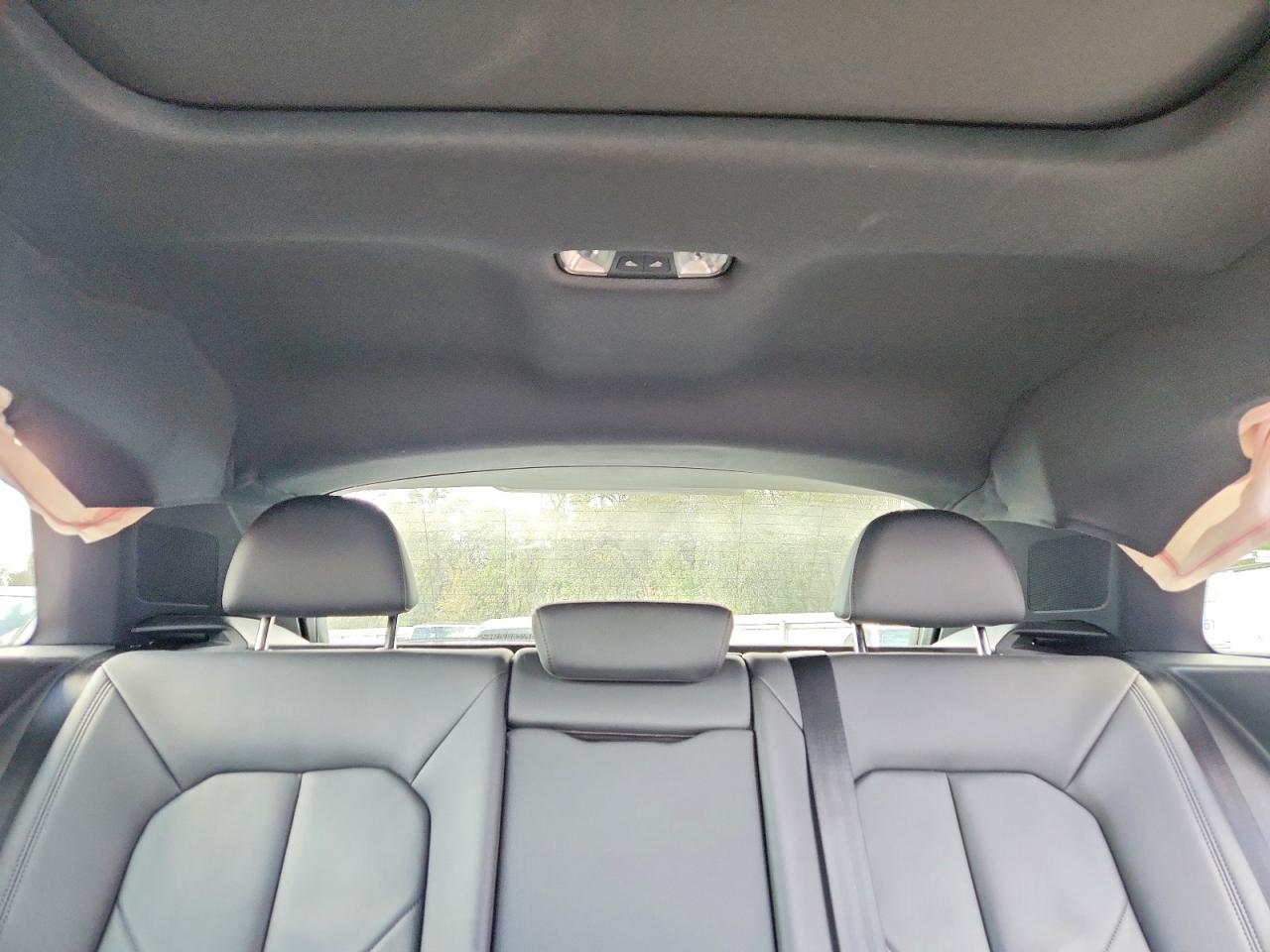 2025 Audi Q3 VIN WA1DECF30S1008306 photo 10
