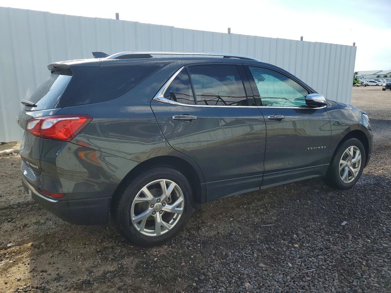 2021 Chev Equinox VIN 2GNAXXEV2M6150676 photo 3
