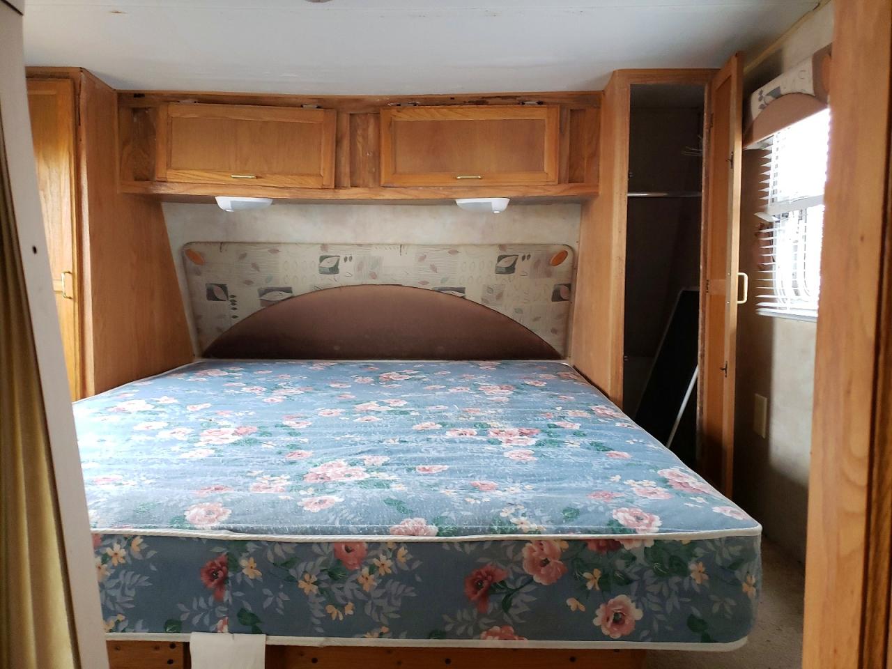 2004 JAYCO All models VIN 1UJCJ02M541E80212 photo 5