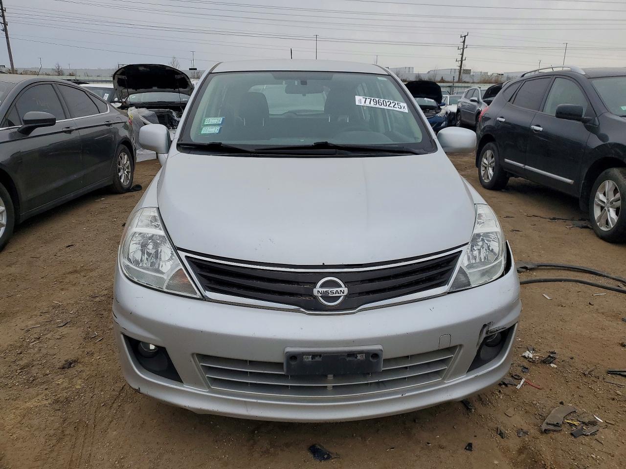 2010 NISS Versa VIN 3N1BC1CP0AL385601 photo 5