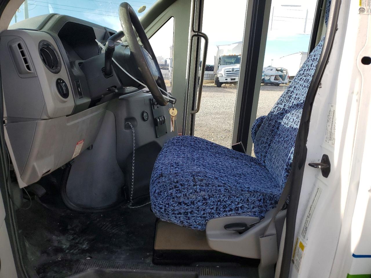 2016 Ford Econoline VIN 1FDFE4FS4GDC21904 photo 7