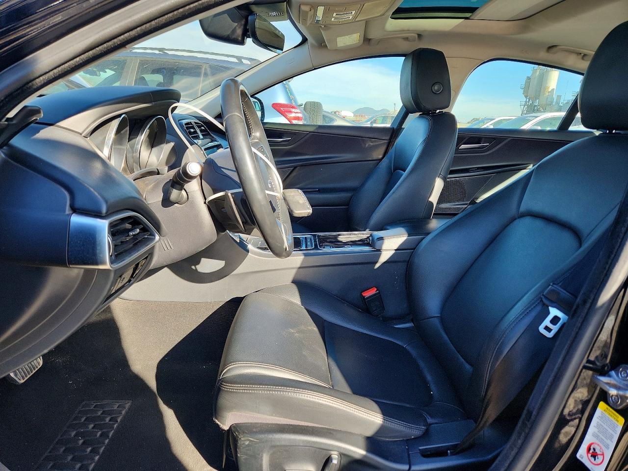 2019 Jaguar Xe VIN SAJAR4FX1KCP49852 photo 7