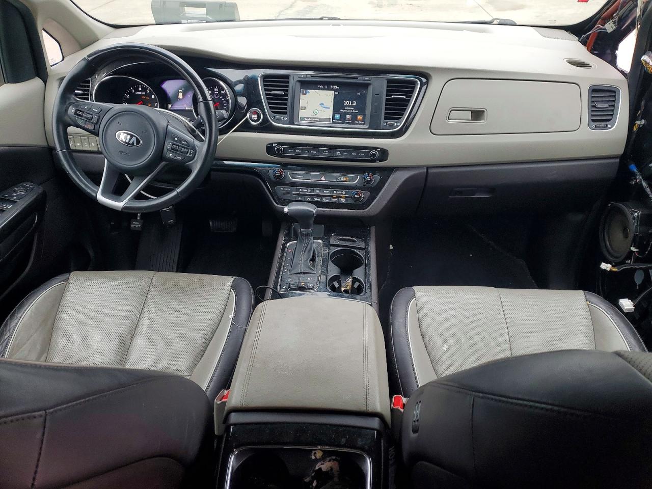 2018 Kia SEDONA VIN KNDME5C18J6351449 photo 8