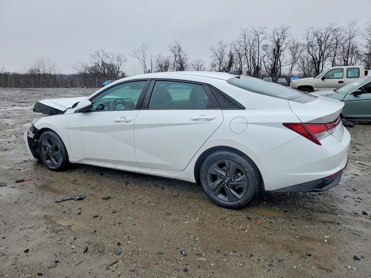 2022 Hyundai Elantra VIN 5NPLS4AG5NH068136 photo 2