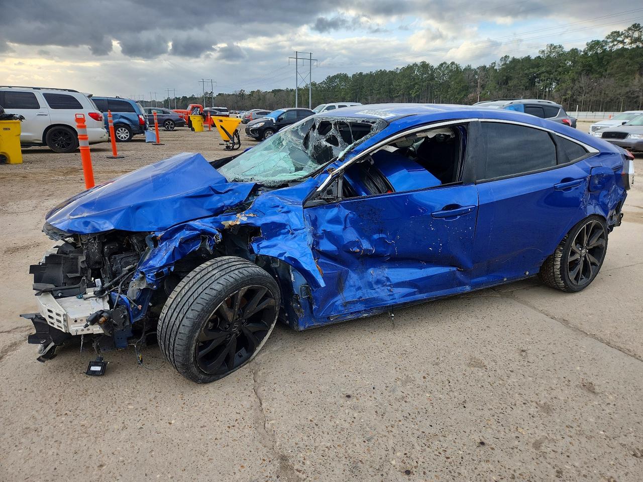2021 Honda Civic VIN 19XFC2F82ME002677 photo 1
