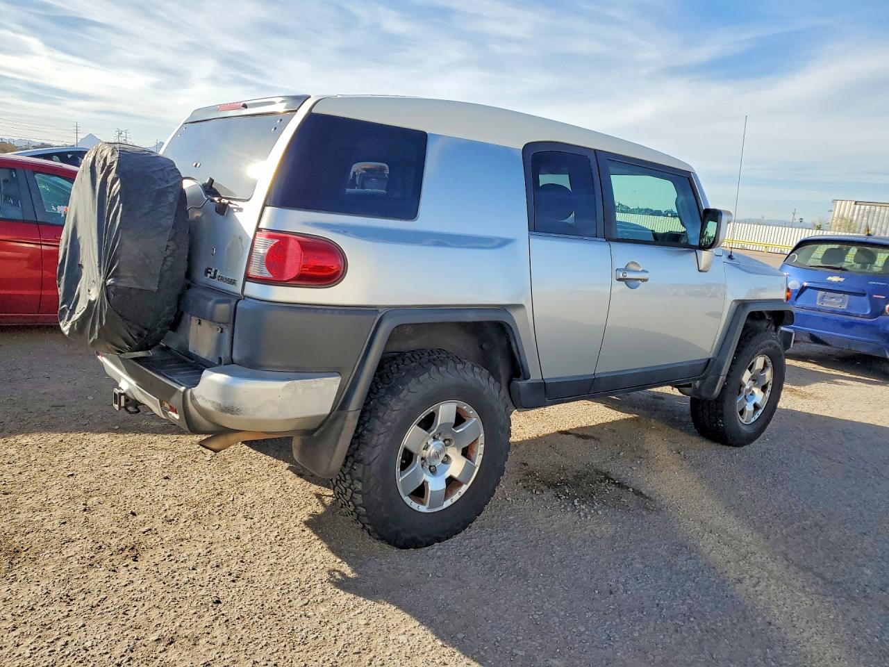 2007 TOYOTA Fj cruiser VIN JTEBU11F770005353 photo 3