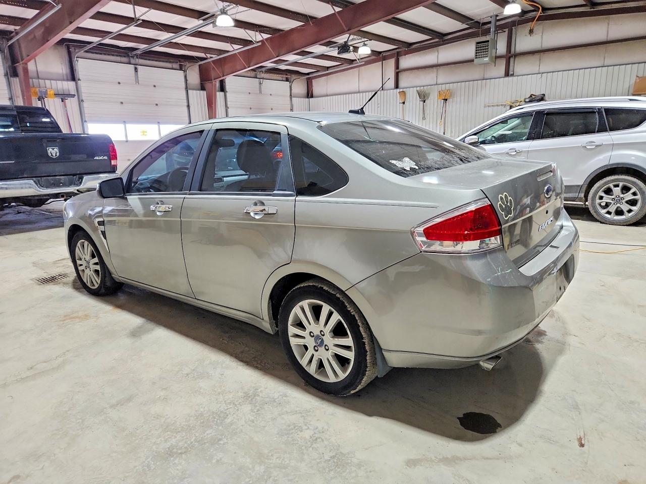2008 Ford Focus VIN 1FAHP35NX8W251580 photo 2