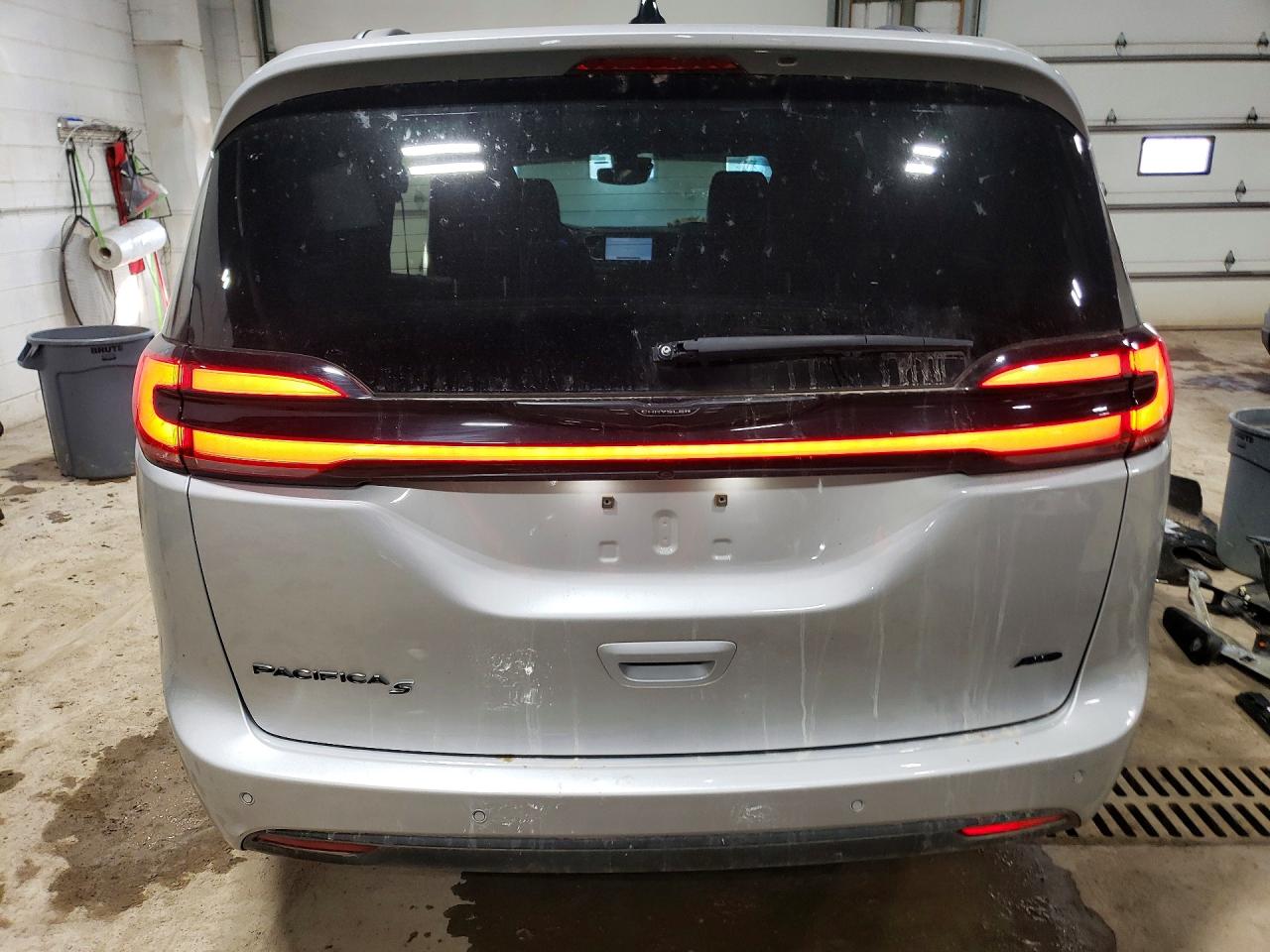 2024 Chrysler Pacifica VIN 2C4RC3BGXRR175224 photo 6
