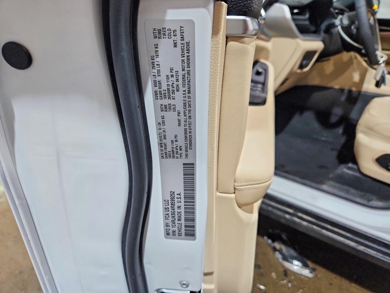 2024 Jeep Grand cher VIN 1C4RJKBG4R8599252 photo 12