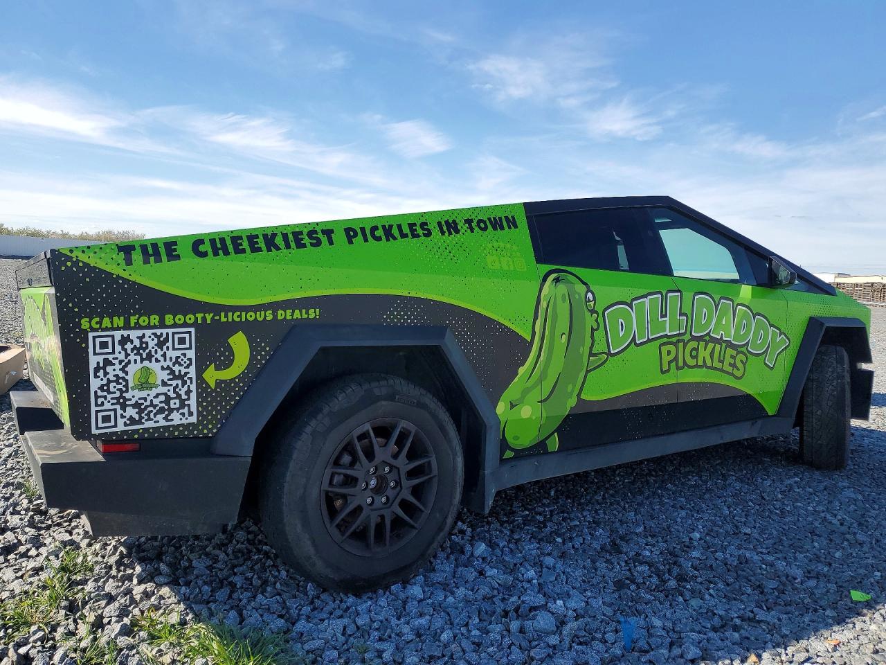 2024 Tesla Cybertruck VIN 7G2CEHED1RA048818 photo 3