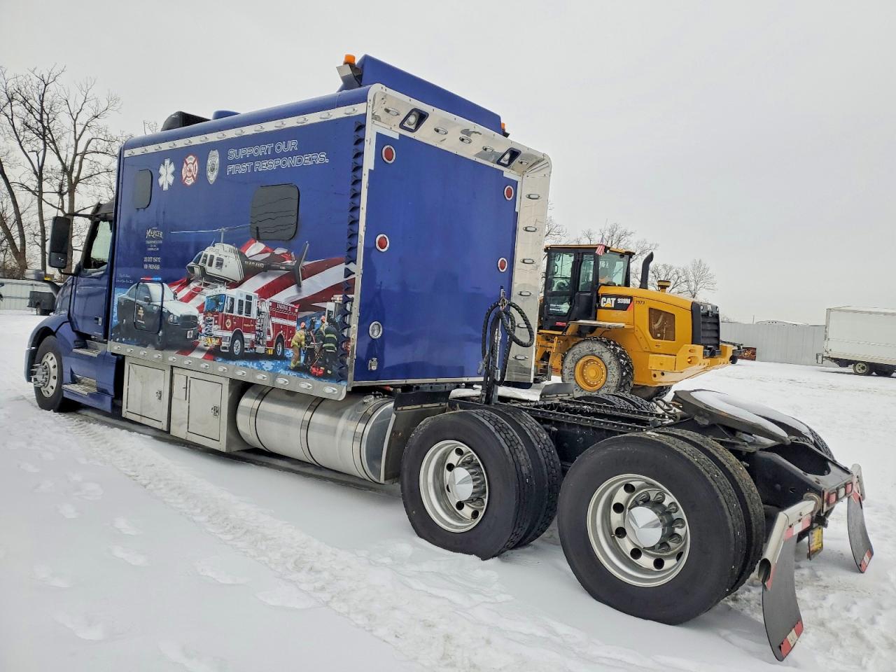2023 VOLVO Vn VIN 4V4NC9EJ1PN314566 photo 3