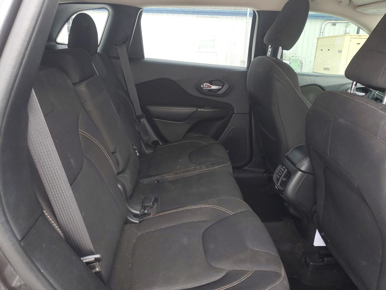 2016 Jeep Grand cher VIN 1C4PJLCB4GW229069 photo 11