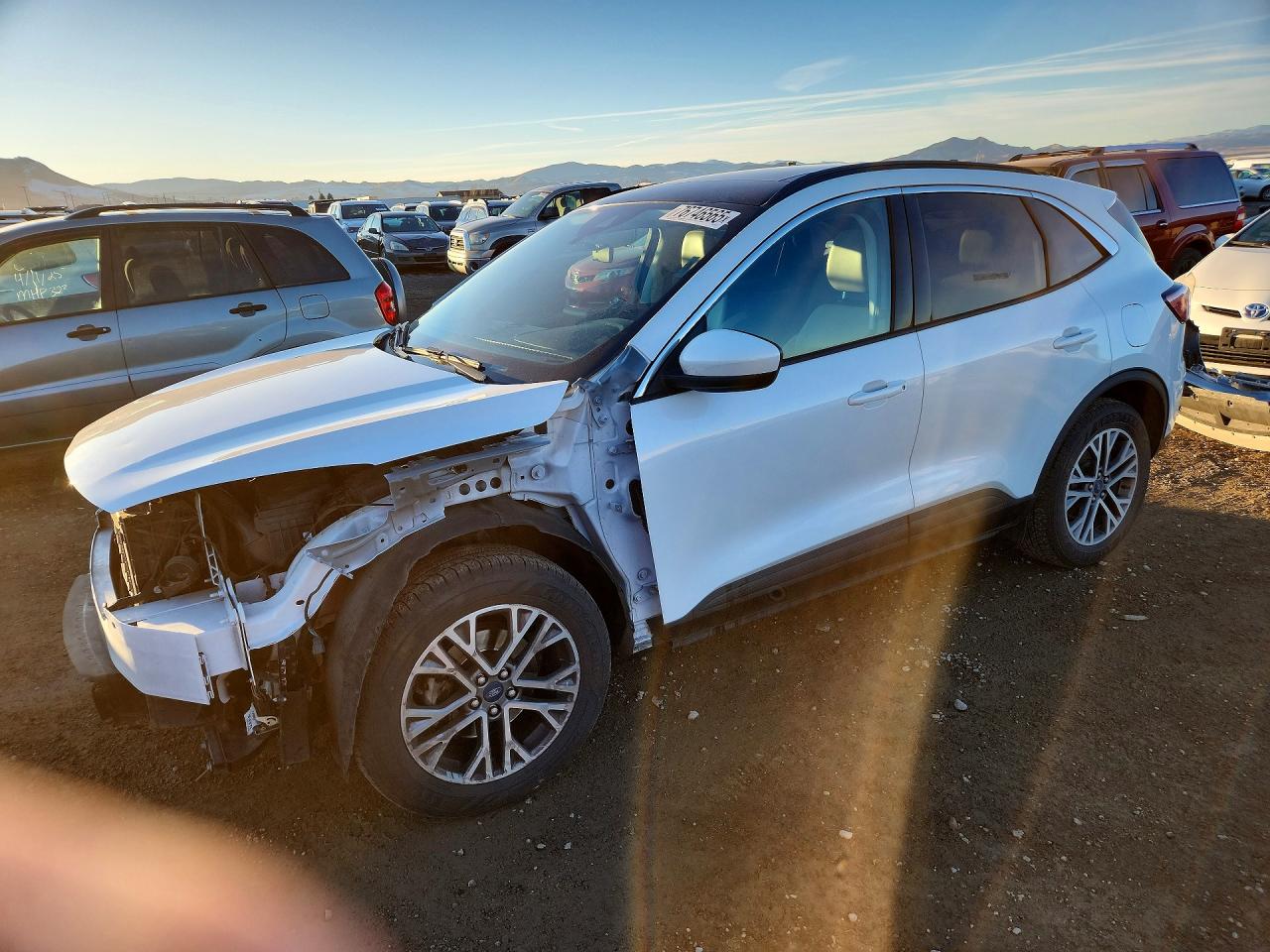 2021 Ford Escape VIN 1FMCU9H60MUA61020 photo 1