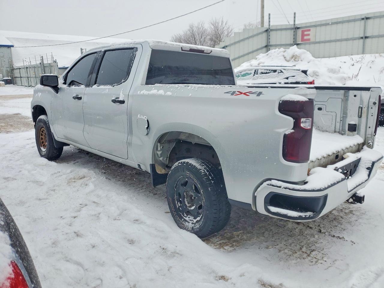 2021 Chevrolet All models VIN 1GCPYBEK0MZ270070 photo 2