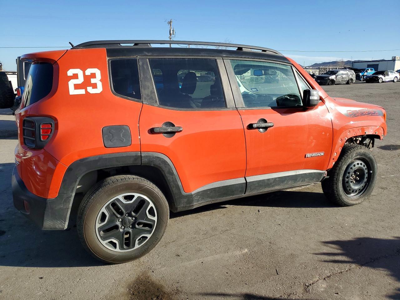 2017 Jeep Renegade VIN ZACCJBCB4HPE76647 photo 3