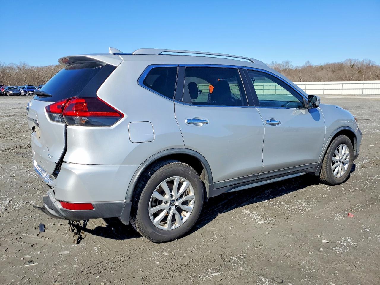 2018 NISS Rogue VIN KNMAT2MT3JP552760 photo 3