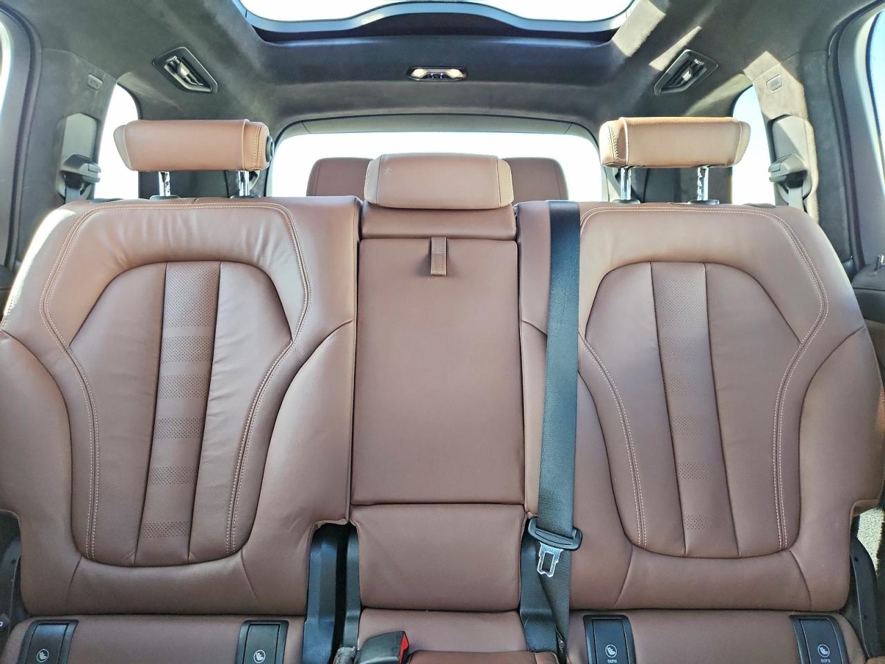 2019 BMW X7 VIN 5UXCX4C52KLS38665 photo 10