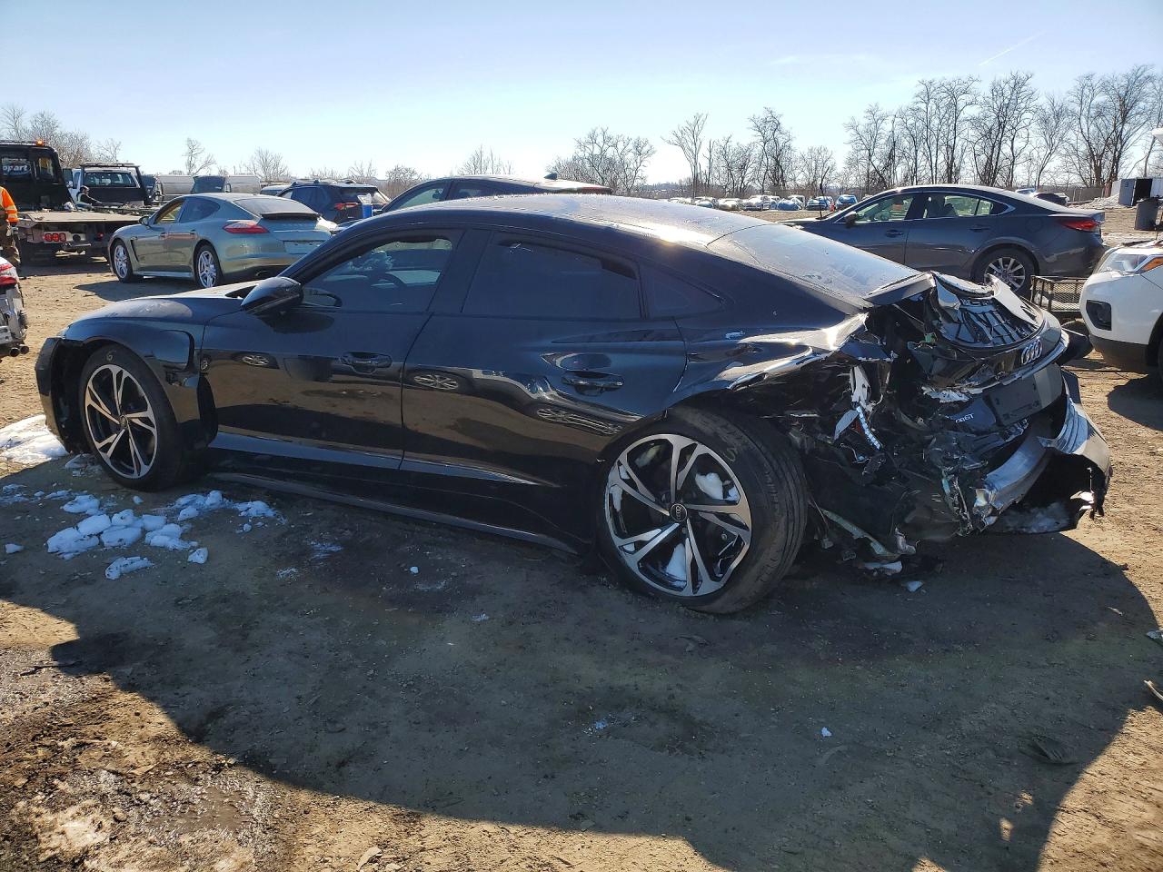 2022 Audi E-tron gt VIN WAUCJBFW2N7008050 photo 2