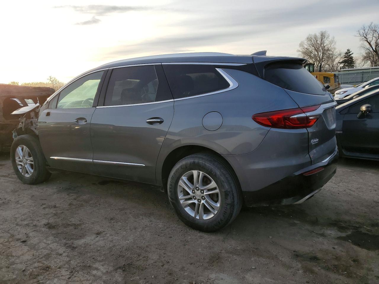 2019 Buick Enclave VIN 5GAEVAKW5KJ285551 photo 2