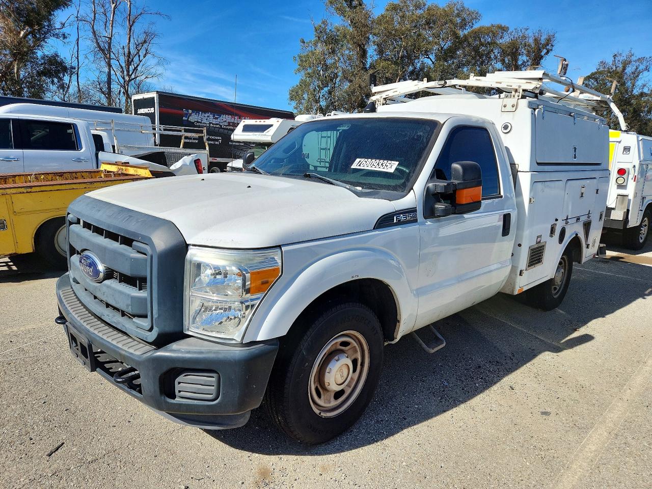 2013 Ford F350 VIN 1FDRF3A65DEB92109 photo 1
