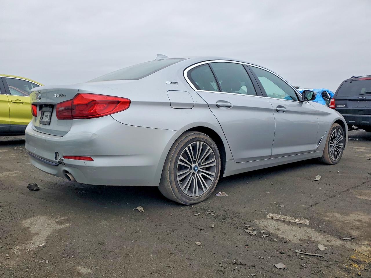 2019 BMW 5 series VIN WBAJB1C5XKB376270 photo 3