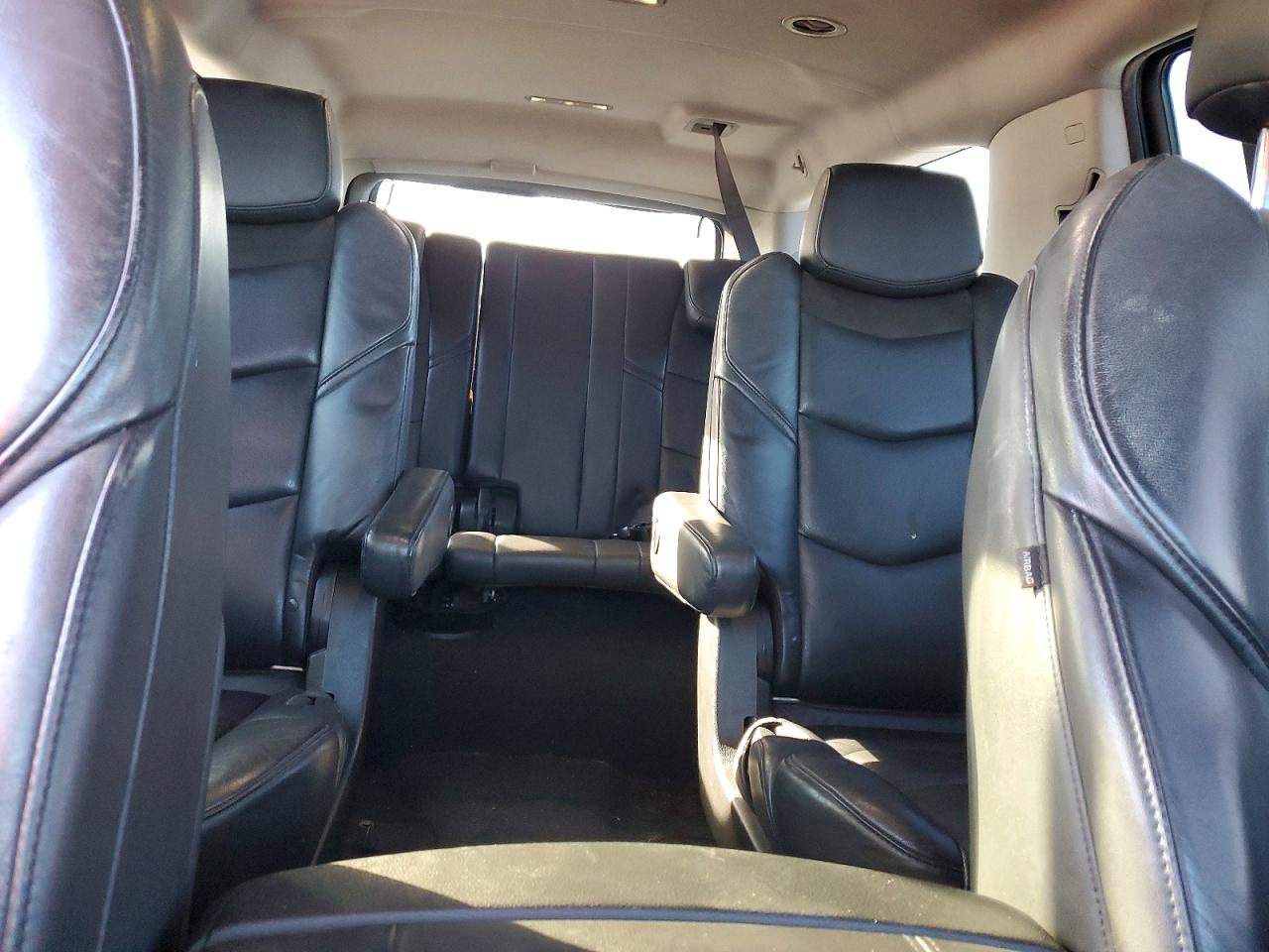 2019 Cadillac Escalade VIN 1GYS3HKJ3KR286200 photo 10