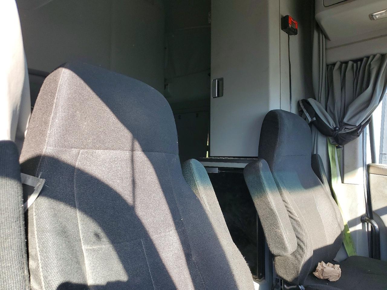 2020 KENWORTH All models VIN 1XKYDP9X1LJ419106 photo 6